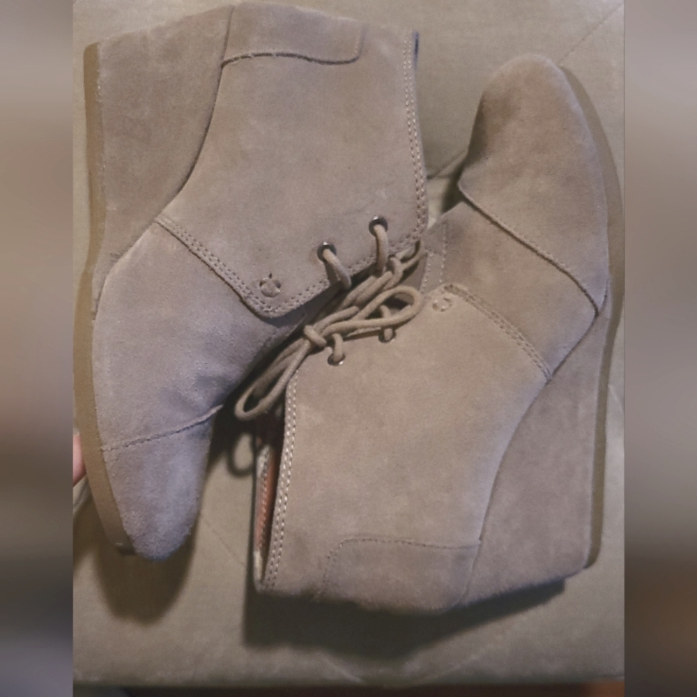 Toms wedges